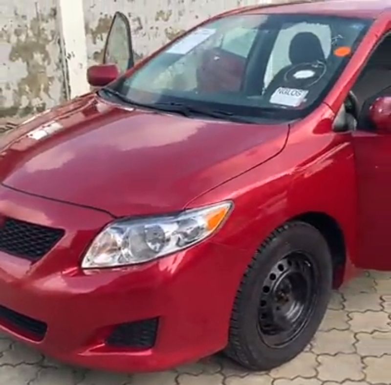 Thumbnail 2 of 2010 Toyota Corolla Le